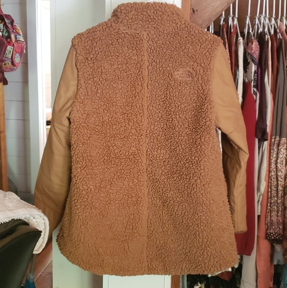 North Face Jacket - Picture 10 of 10